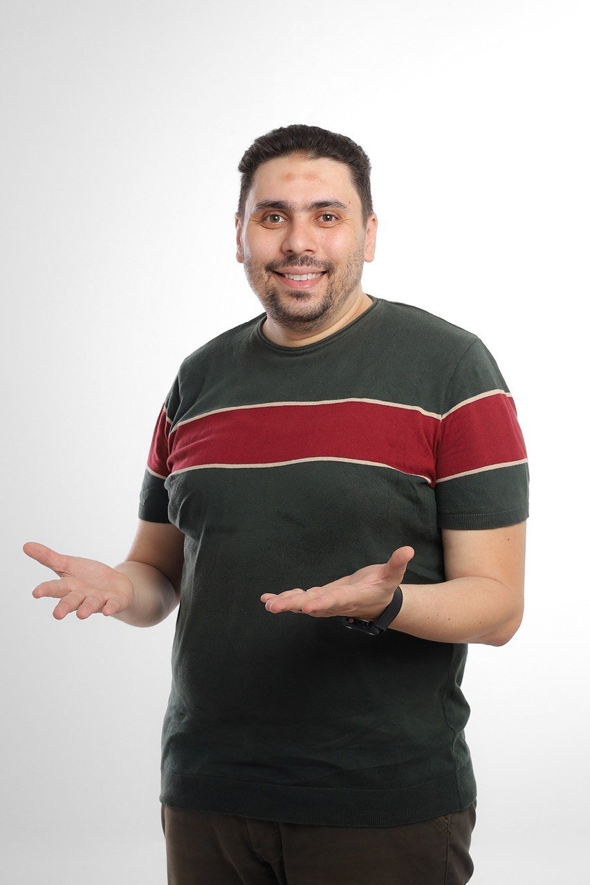 الأستاذ أحمد حمزة